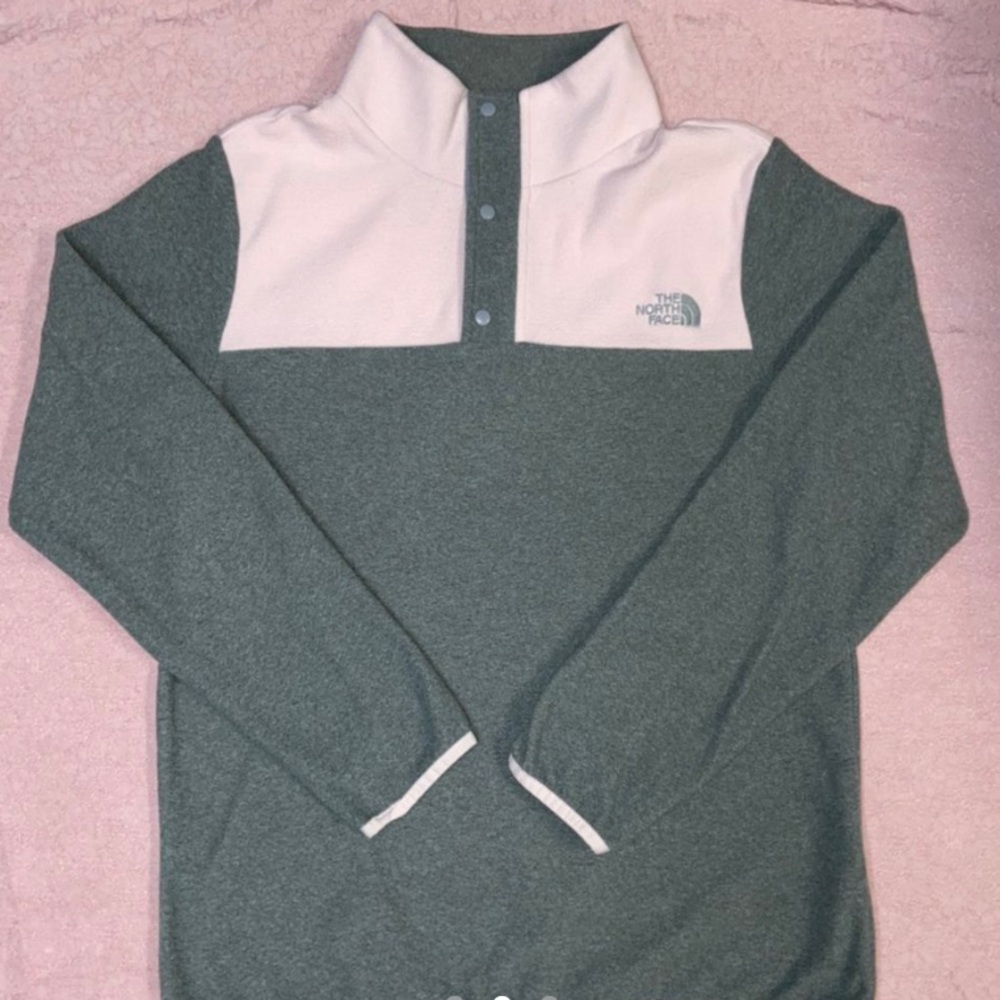 the cutest north face sweater. grey and baby pink